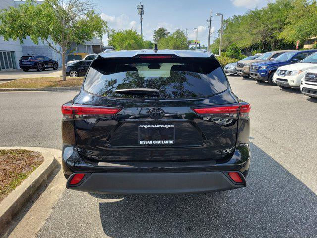 used 2020 Toyota Highlander car, priced at $26,343