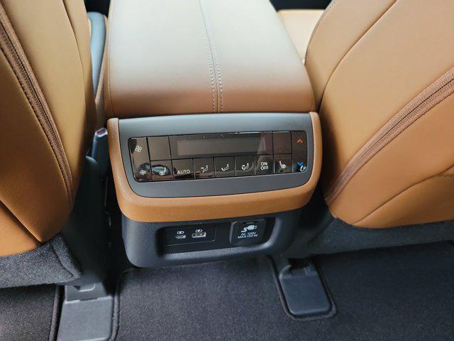 new 2025 Nissan Pathfinder car, priced at $48,011