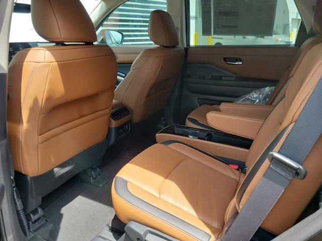 new 2025 Nissan Pathfinder car, priced at $48,011