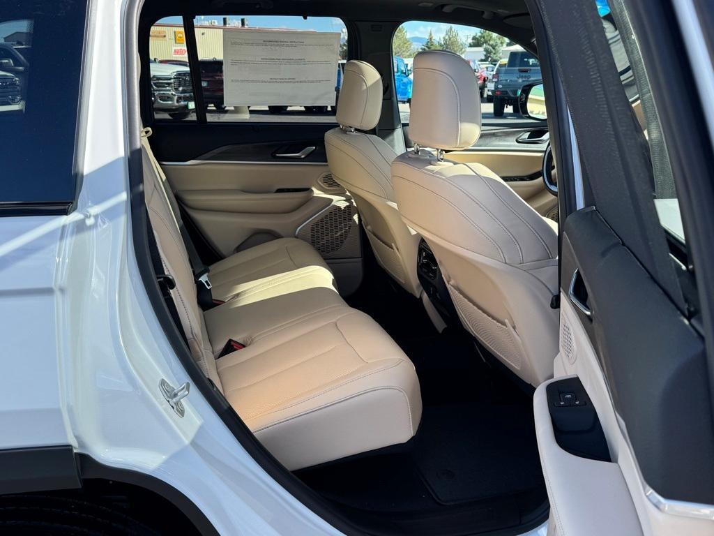 new 2025 Jeep Grand Cherokee car, priced at $58,234