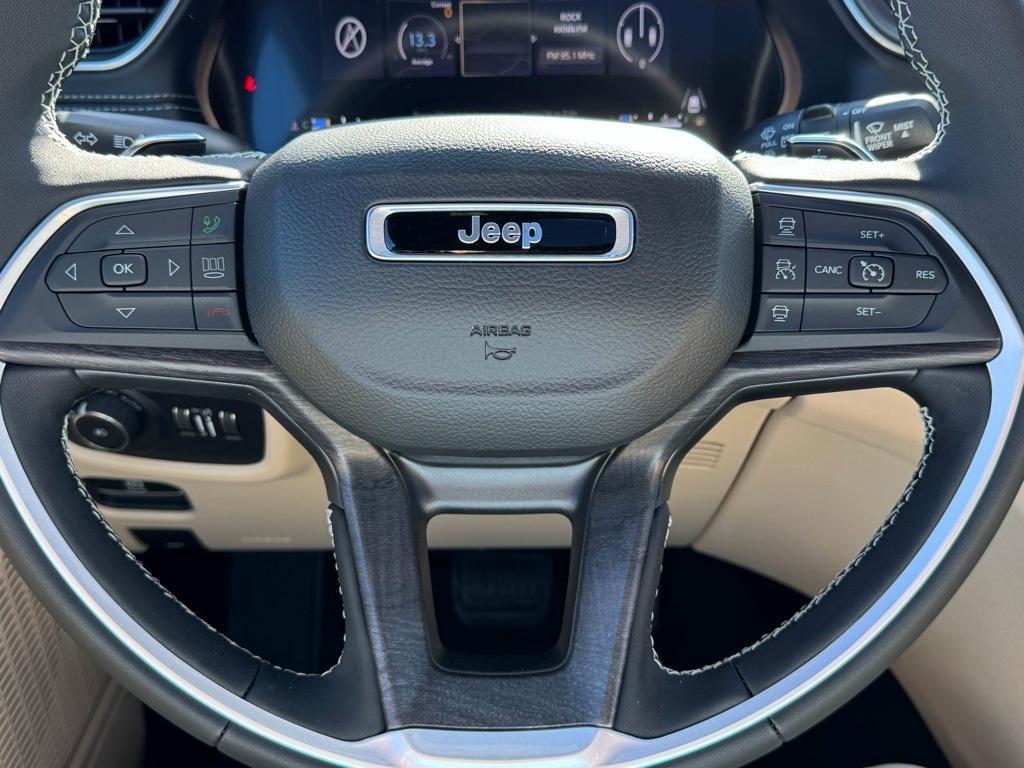 new 2025 Jeep Grand Cherokee car, priced at $58,234