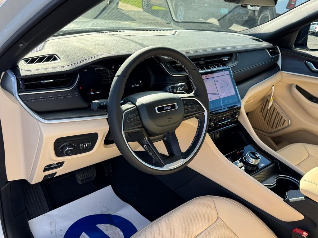 new 2025 Jeep Grand Cherokee car, priced at $58,234