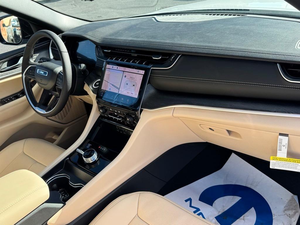 new 2025 Jeep Grand Cherokee car, priced at $58,234