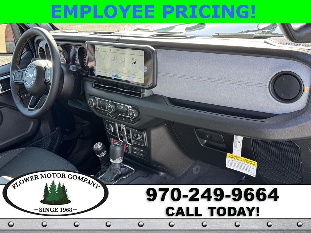 new 2025 Jeep Wrangler car, priced at $48,077
