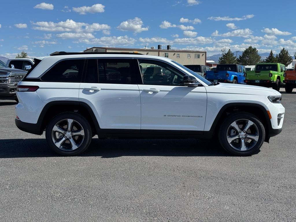 new 2025 Jeep Grand Cherokee car, priced at $58,234