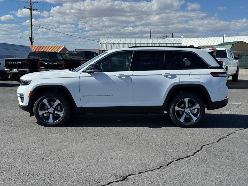 new 2025 Jeep Grand Cherokee car, priced at $58,234