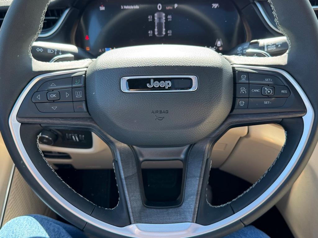 new 2025 Jeep Grand Cherokee car, priced at $58,234