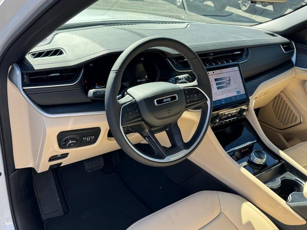 new 2025 Jeep Grand Cherokee car, priced at $58,234