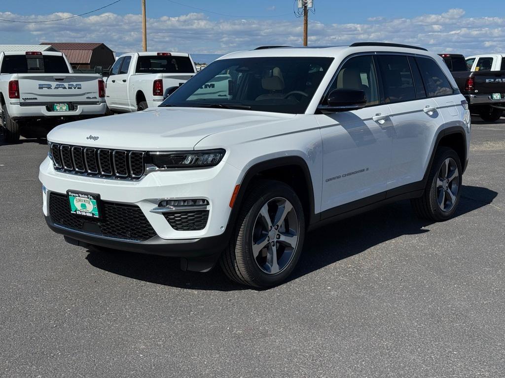 new 2025 Jeep Grand Cherokee car, priced at $58,234