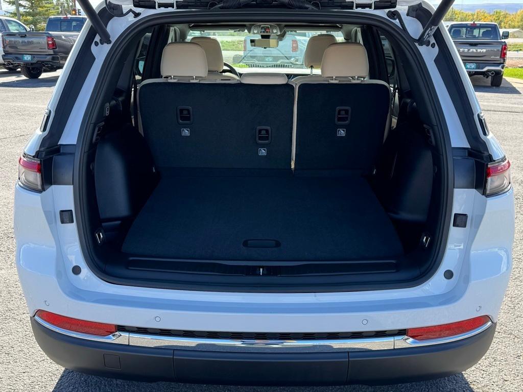 new 2025 Jeep Grand Cherokee car, priced at $58,234