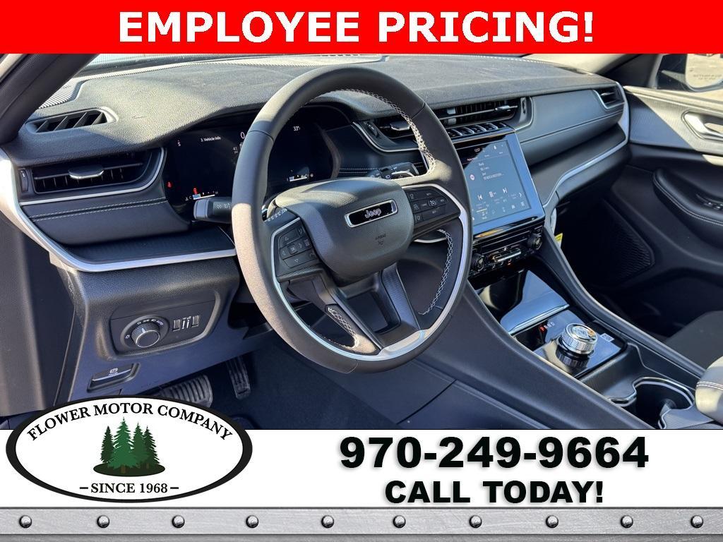 new 2025 Jeep Grand Cherokee car, priced at $39,489
