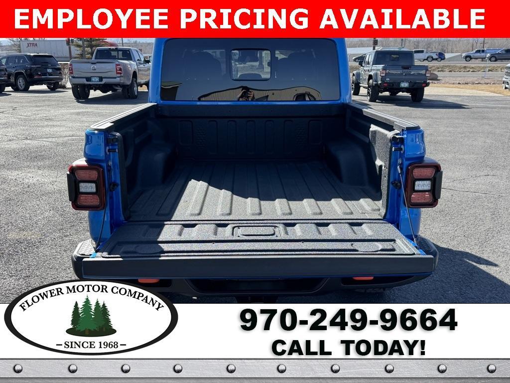 new 2025 Jeep Gladiator car, priced at $55,685