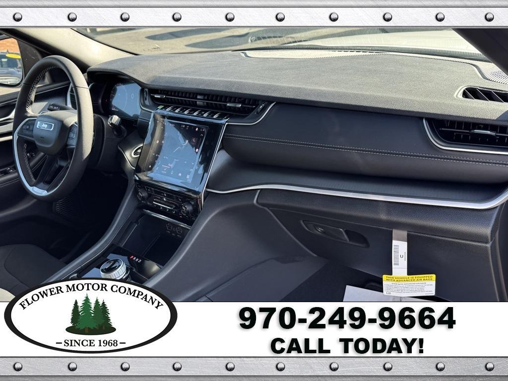 new 2025 Jeep Grand Cherokee car, priced at $40,014
