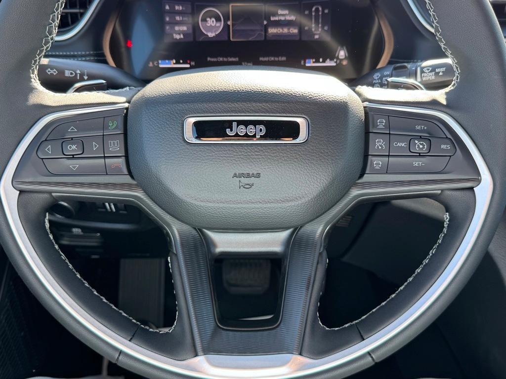 new 2025 Jeep Grand Cherokee car, priced at $45,069