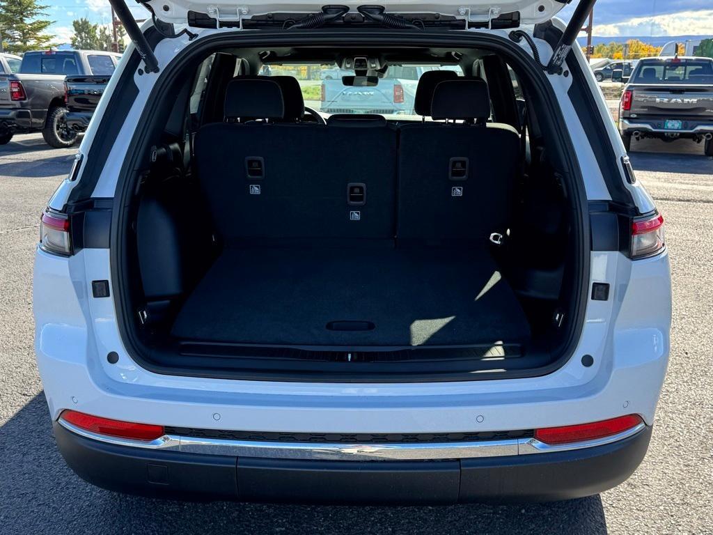 new 2025 Jeep Grand Cherokee car, priced at $45,069