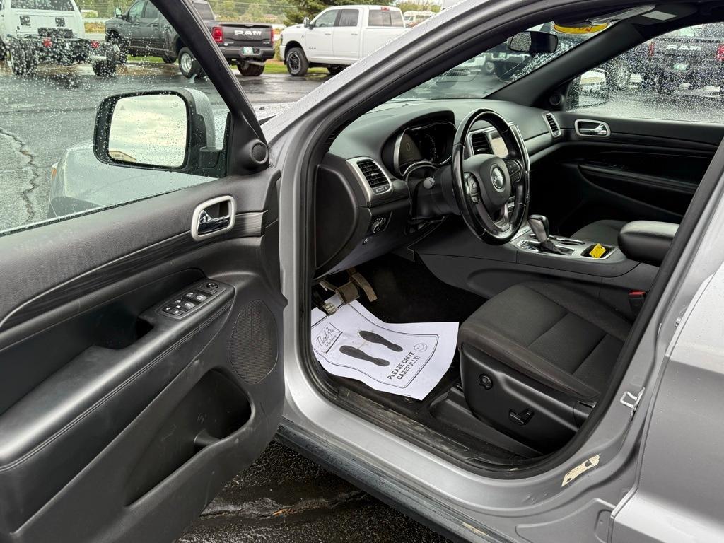 used 2020 Jeep Grand Cherokee car, priced at $23,621