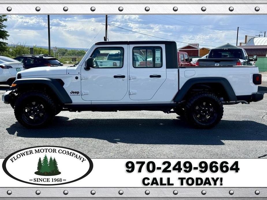 new 2024 Jeep Gladiator car, priced at $43,404