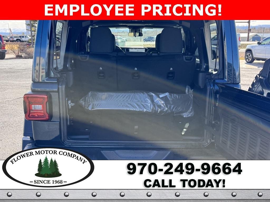 new 2025 Jeep Wrangler car, priced at $57,585