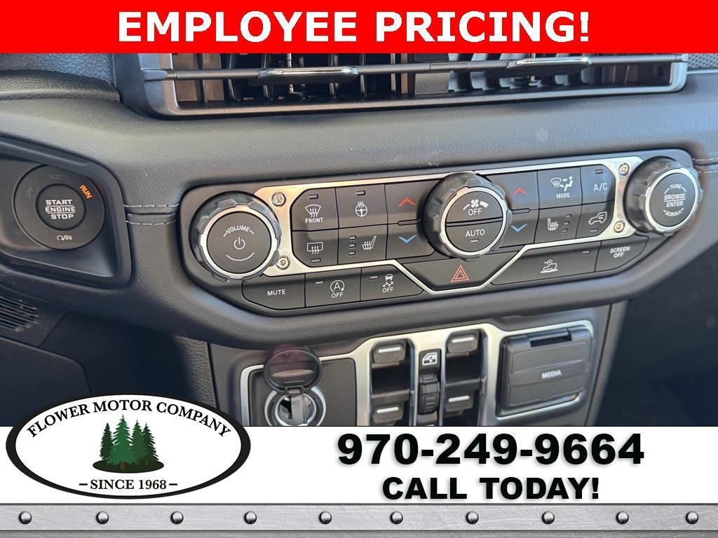 new 2025 Jeep Wrangler car, priced at $57,585