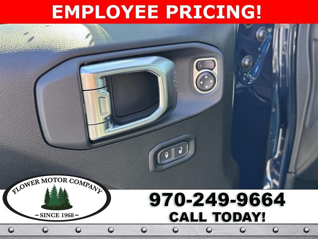 new 2025 Jeep Wrangler car, priced at $57,585