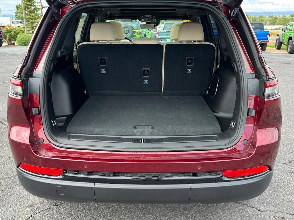 new 2025 Jeep Grand Cherokee car, priced at $57,934