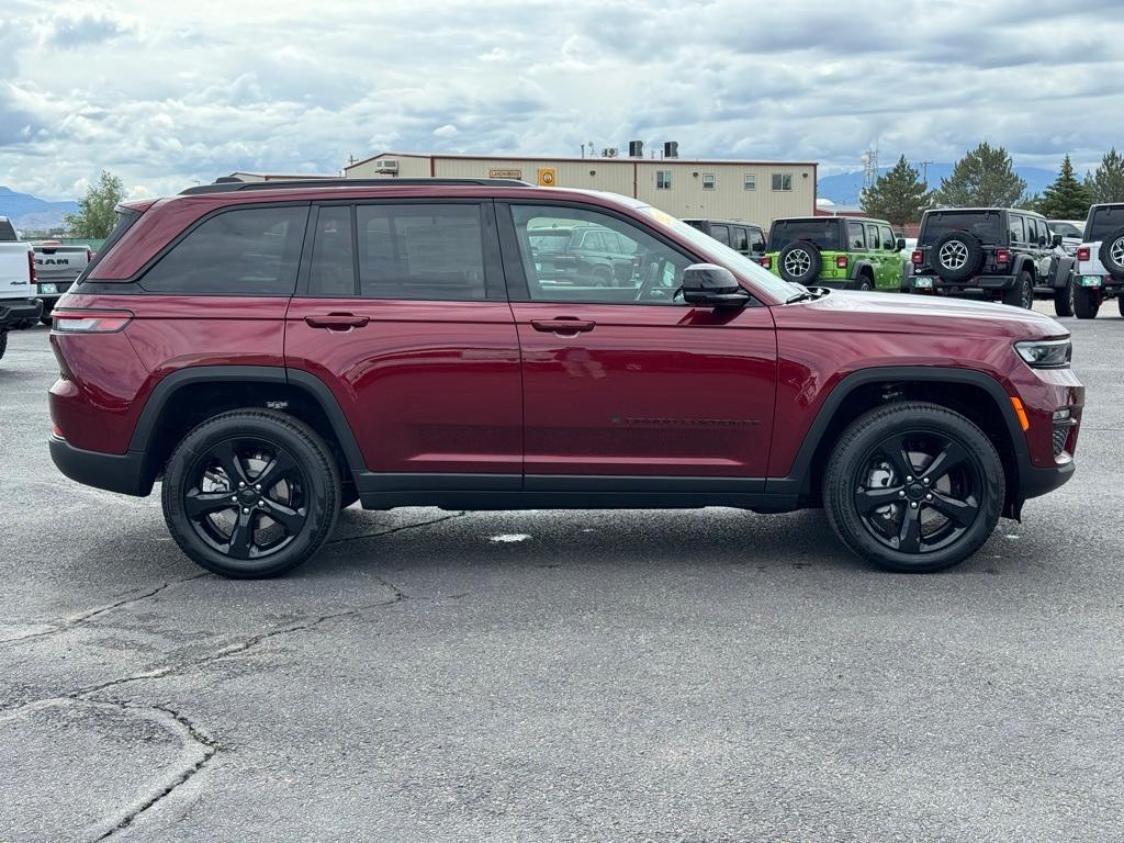 new 2025 Jeep Grand Cherokee car, priced at $57,934