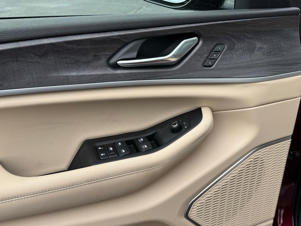 new 2025 Jeep Grand Cherokee car, priced at $57,934