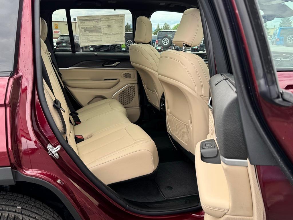 new 2025 Jeep Grand Cherokee car, priced at $57,934