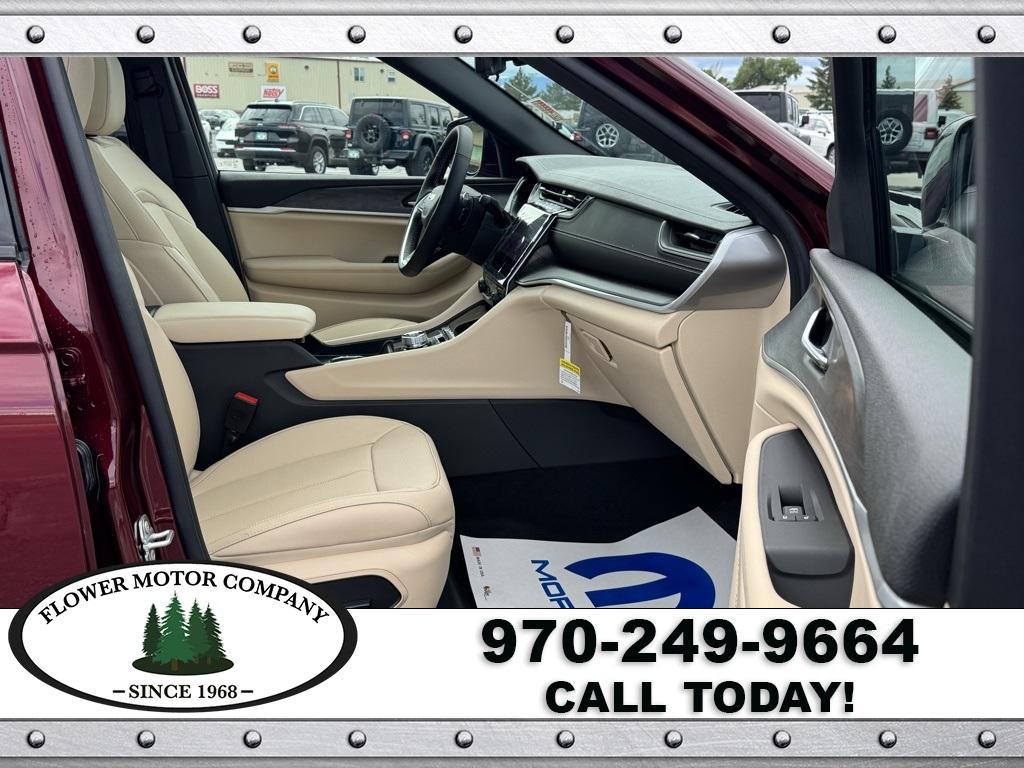 new 2025 Jeep Grand Cherokee car, priced at $53,937