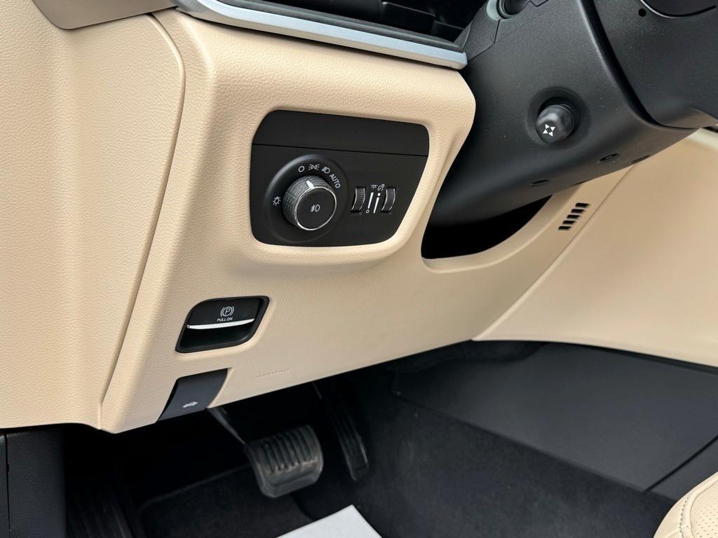 new 2025 Jeep Grand Cherokee car, priced at $57,934