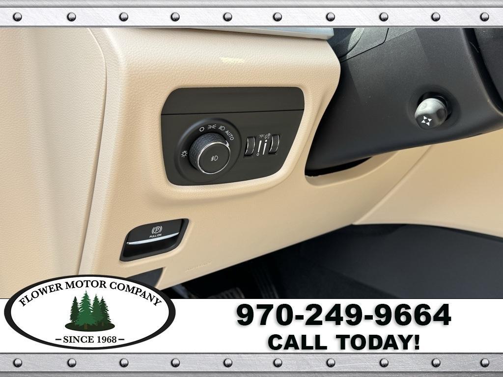 new 2025 Jeep Grand Cherokee car, priced at $54,743