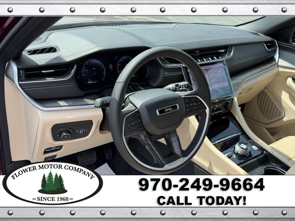 new 2025 Jeep Grand Cherokee car, priced at $54,743