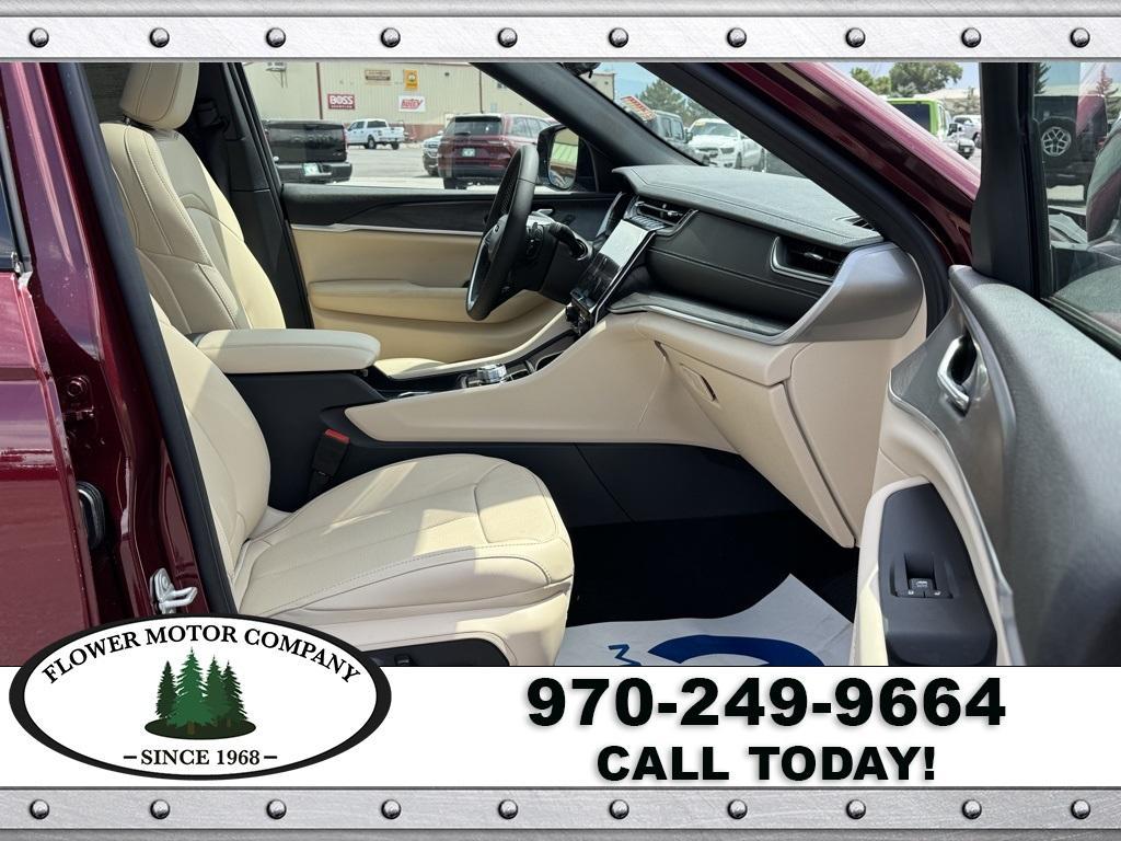 new 2025 Jeep Grand Cherokee car, priced at $54,743