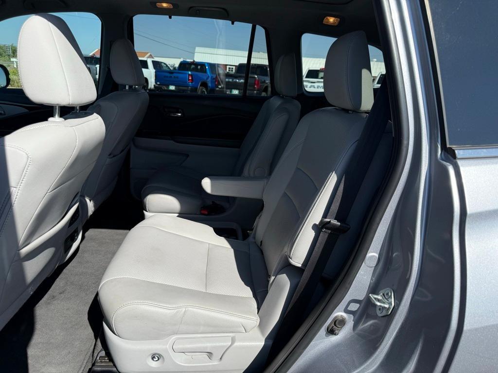 used 2021 Honda Pilot car, priced at $33,205