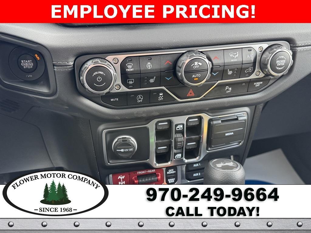 new 2025 Jeep Wrangler car, priced at $57,917