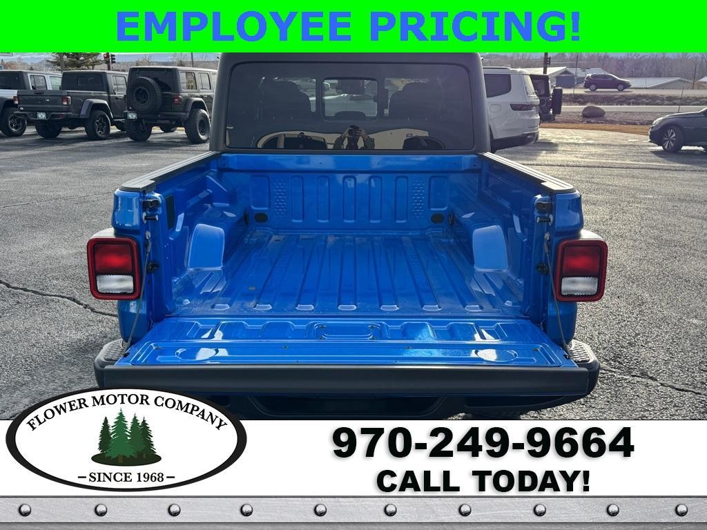 new 2025 Jeep Gladiator car, priced at $49,494