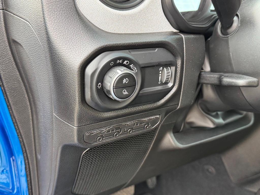 new 2025 Jeep Gladiator car, priced at $53,789