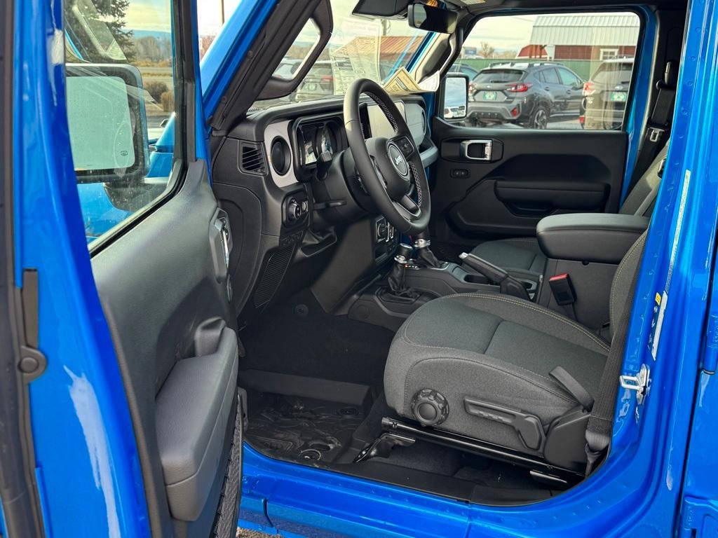new 2025 Jeep Gladiator car, priced at $53,789