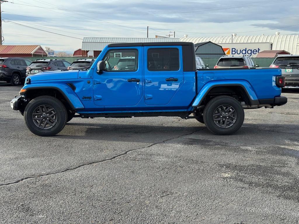 new 2025 Jeep Gladiator car, priced at $53,789