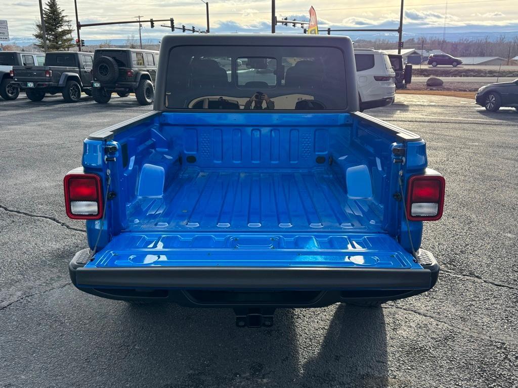 new 2025 Jeep Gladiator car, priced at $53,789