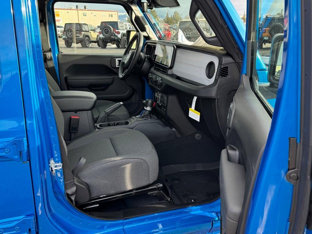 new 2025 Jeep Gladiator car, priced at $53,789
