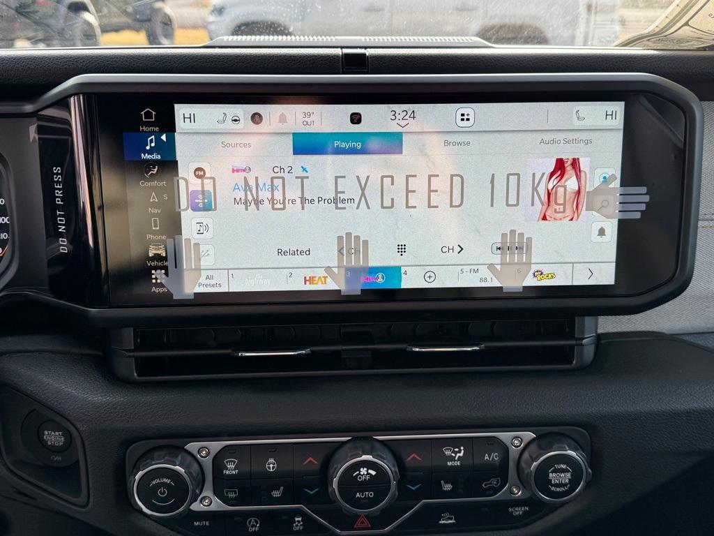 new 2025 Jeep Gladiator car, priced at $53,789