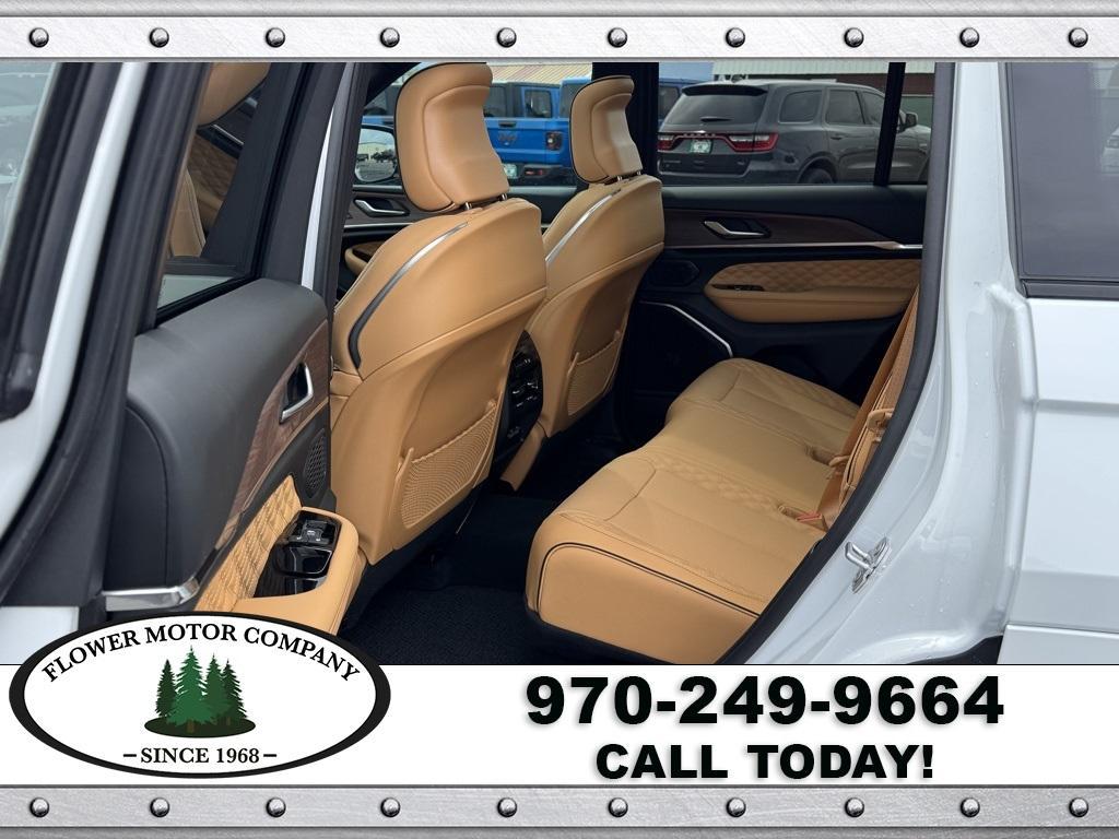 new 2025 Jeep Grand Cherokee car