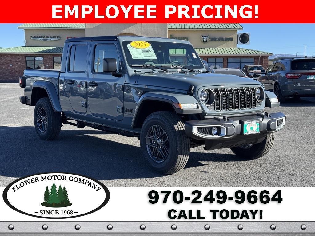 new 2025 Jeep Gladiator car, priced at $49,494