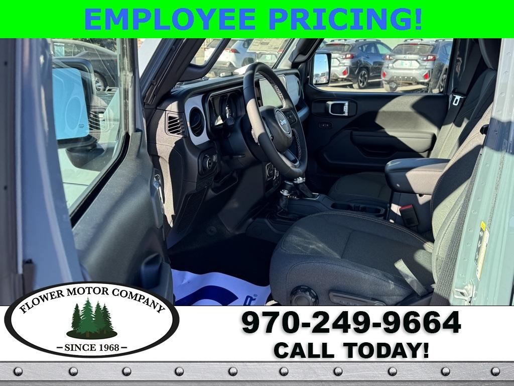 new 2025 Jeep Gladiator car, priced at $49,494