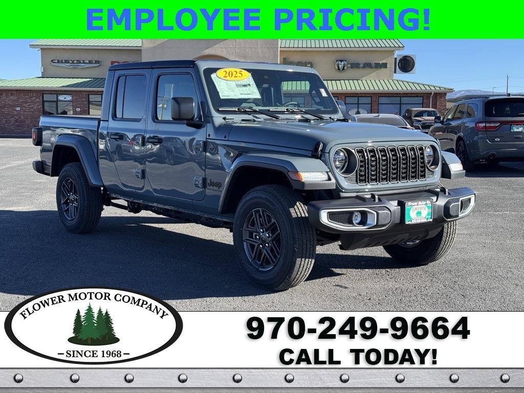 new 2025 Jeep Gladiator car, priced at $49,494