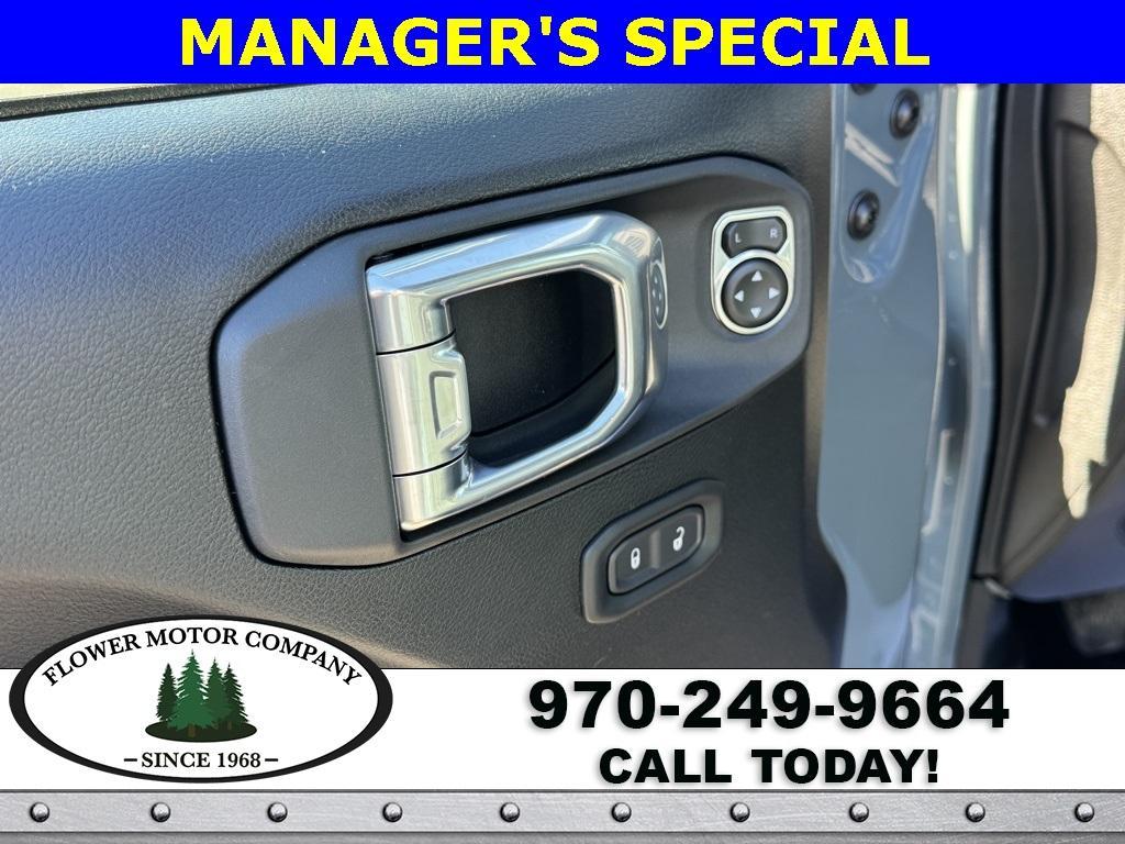 new 2025 Jeep Gladiator car, priced at $45,952