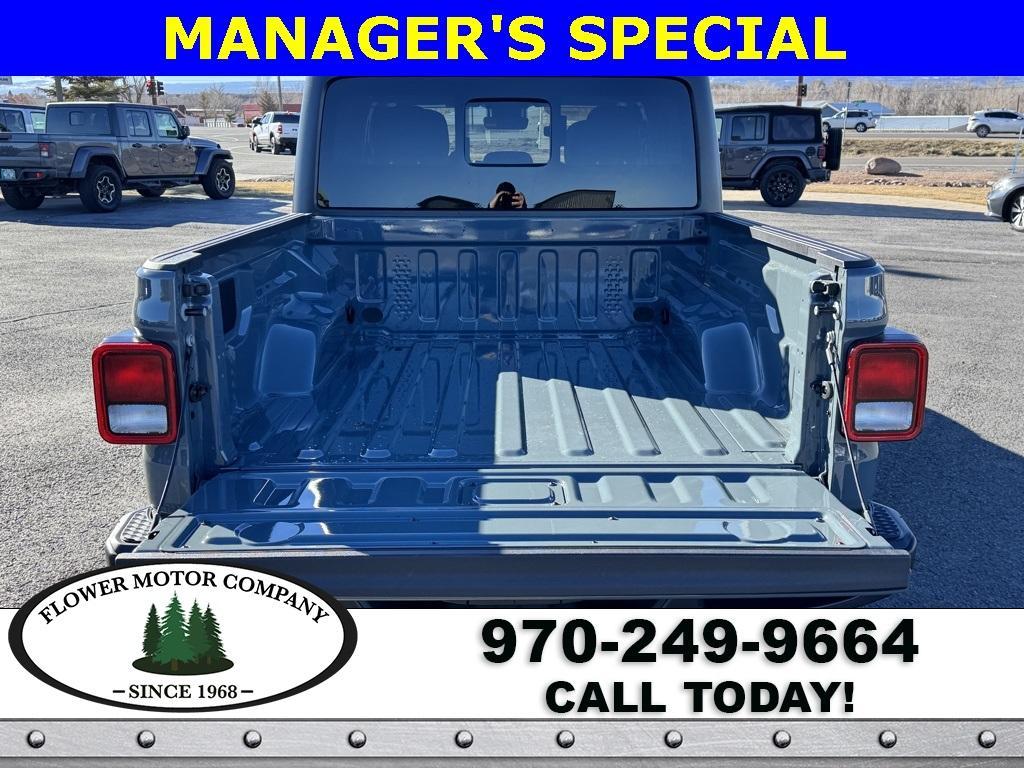 new 2025 Jeep Gladiator car, priced at $45,952