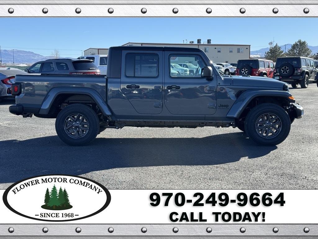 new 2025 Jeep Gladiator car, priced at $52,289