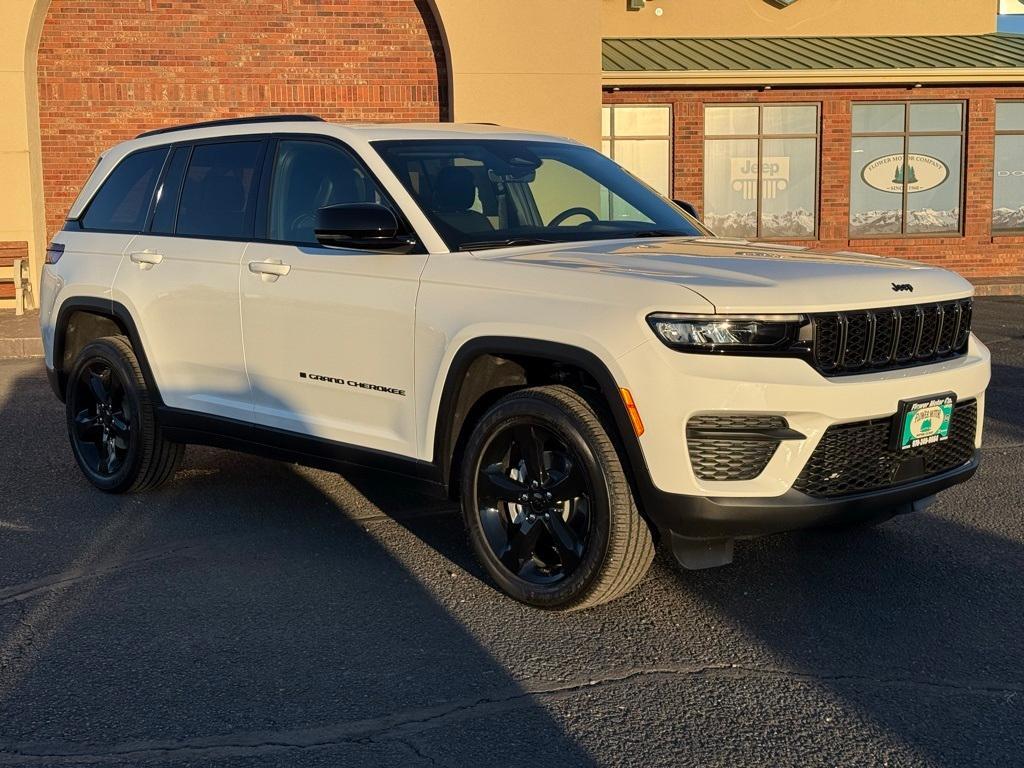 new 2025 Jeep Grand Cherokee car, priced at $49,274